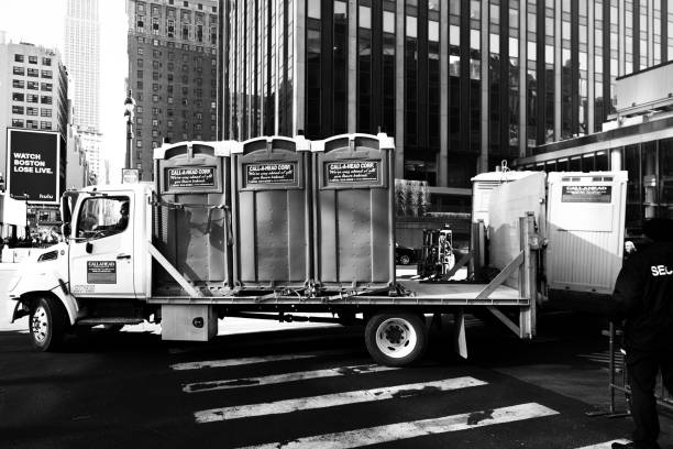 Porta potty delivery and setup in County Center, VA